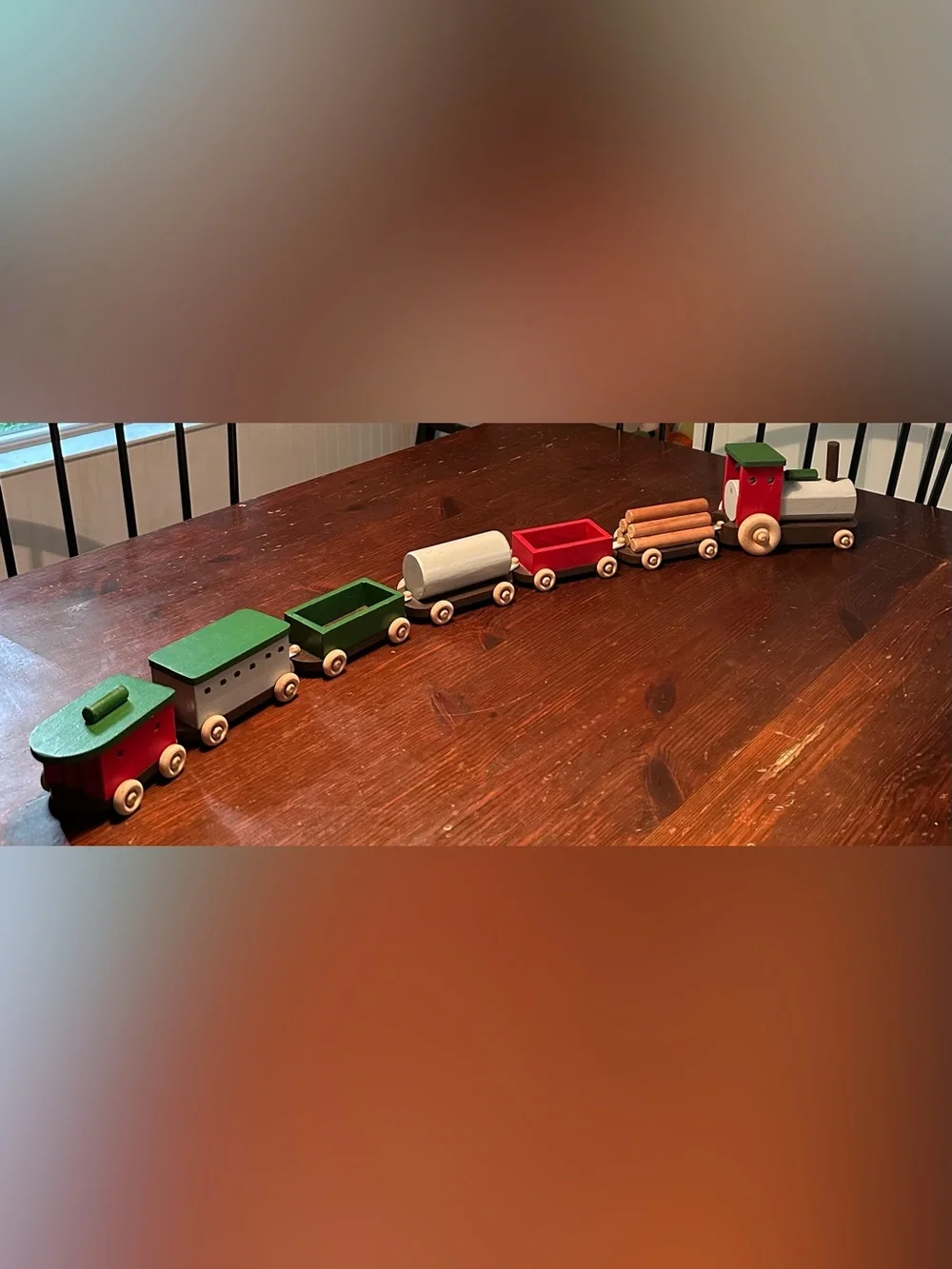 Wooden train set • 7 train cars •